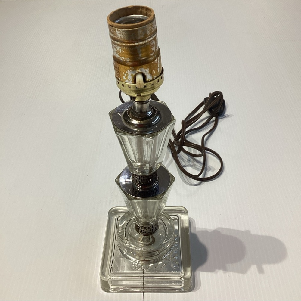 Vintage Mid-Century Pressed cut Glass Vanity Bedside Boudoir Table Lamp 9”